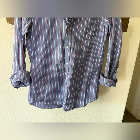 Uniqlo|Casual button down striped top,100% cotton•Business casual closet staple - Picture 3 of 9